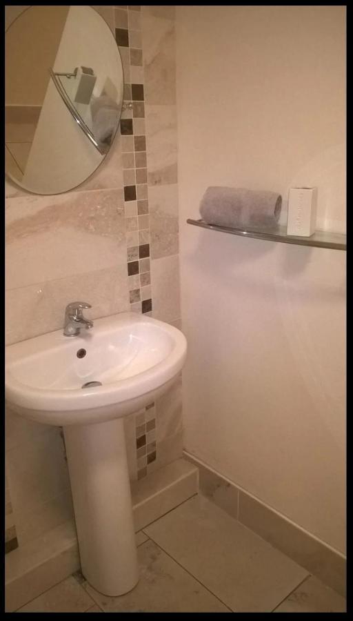 Salthill Village 3 Bed Apartment Голвей Екстер'єр фото